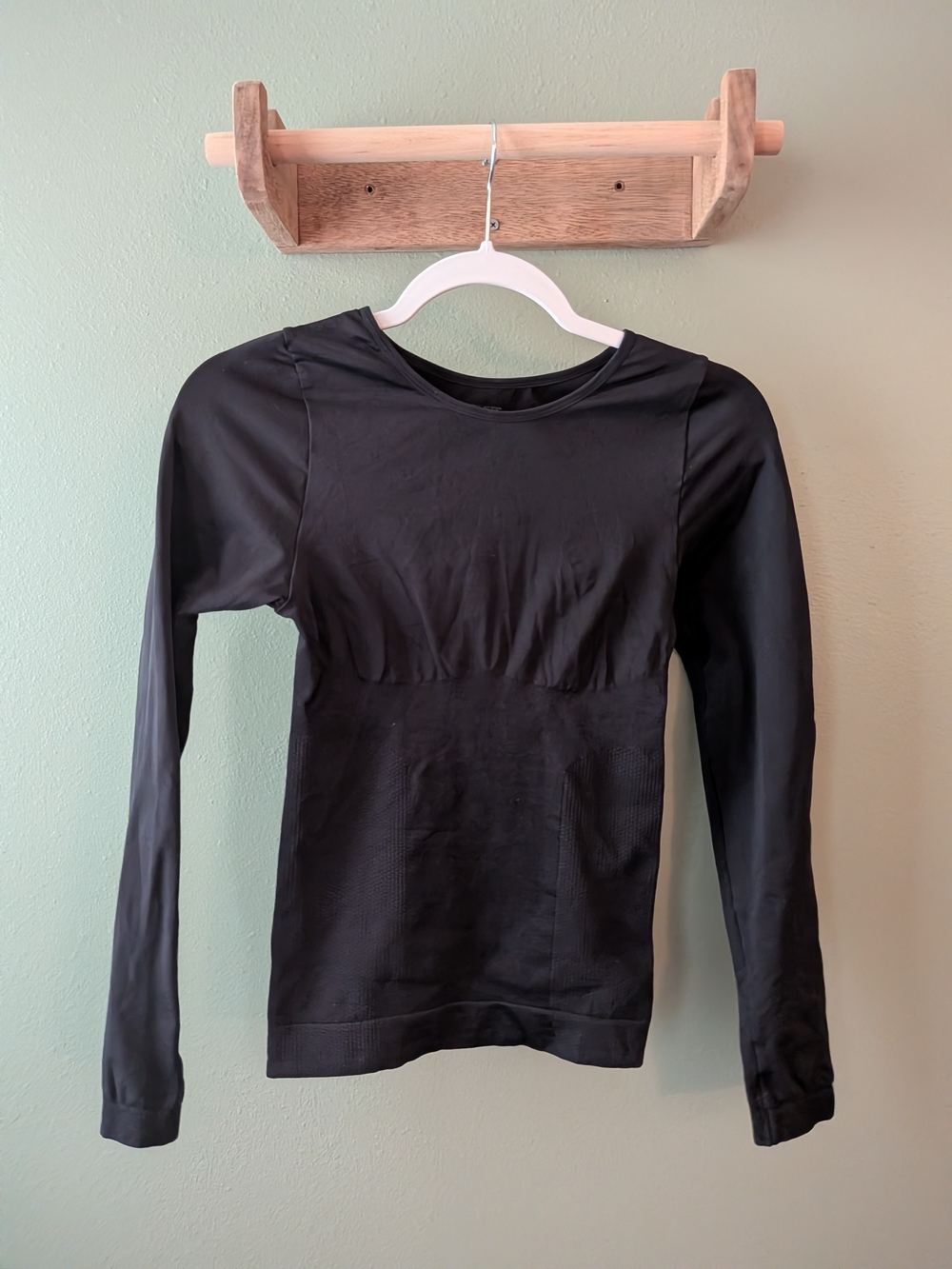 Nearly Nude Black Long Sleeve Compression Slimmimg Shirt Sz M/L Performance Tee